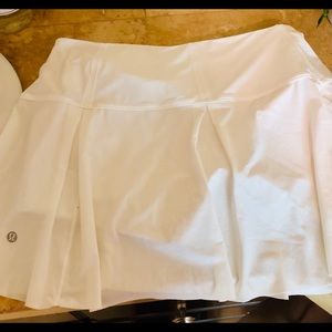 Lulumon white skirt- size 10 tall